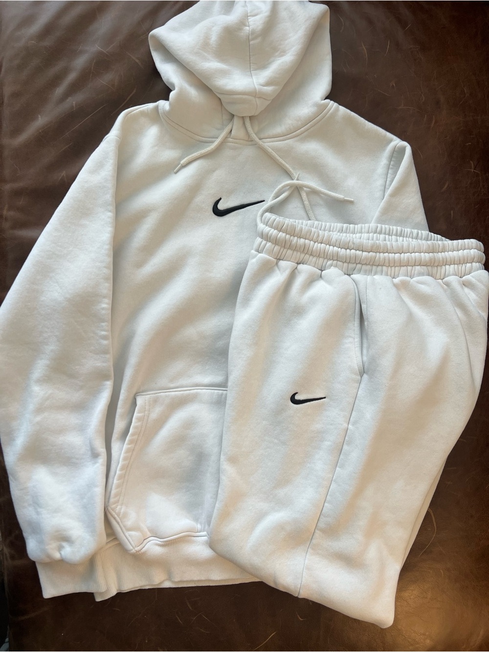 Nike White Men's Fleece Jogger Set - Hoodie & Sweatpants